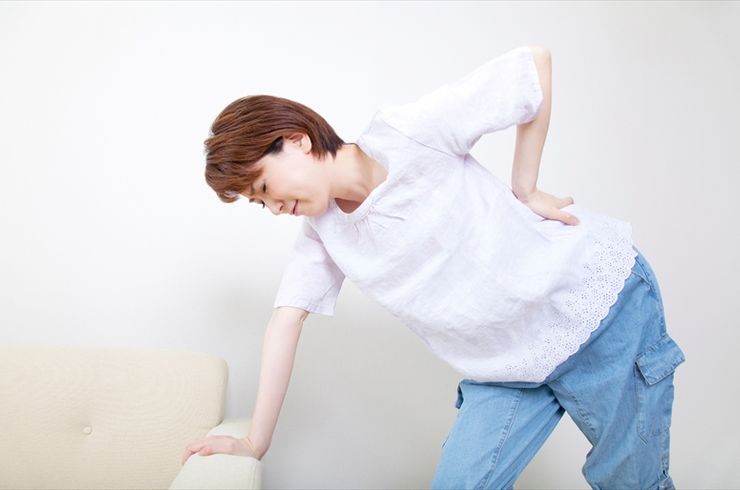 女性腰痛い